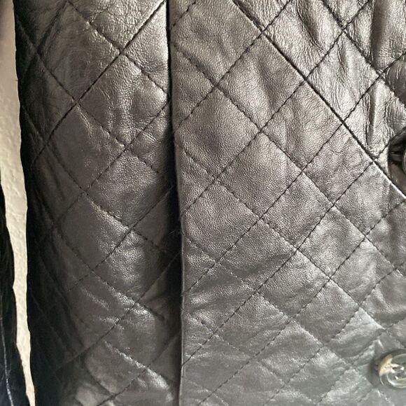 Neiman Marcus 100% Leather Quilted Button Front Collared Over Coat Medium - Picture 6 of 8